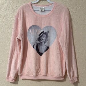 New Pink Fuzzy Sweatshirt with Marilyn Monroe Heart Graphic Novelty Size M